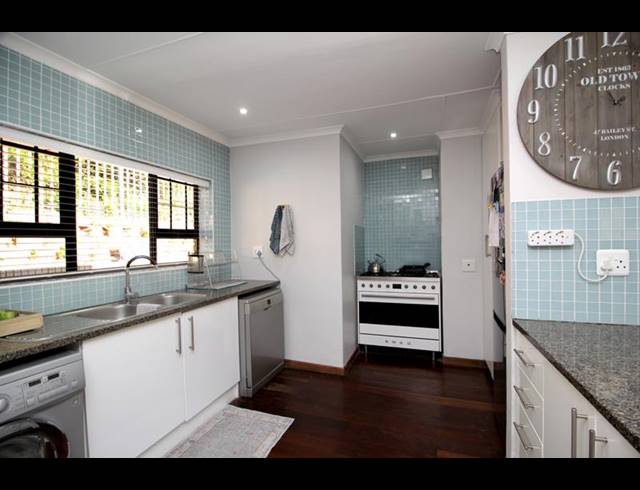 4 BEDROOM HOUSE FOR SALE IN HERSHAM